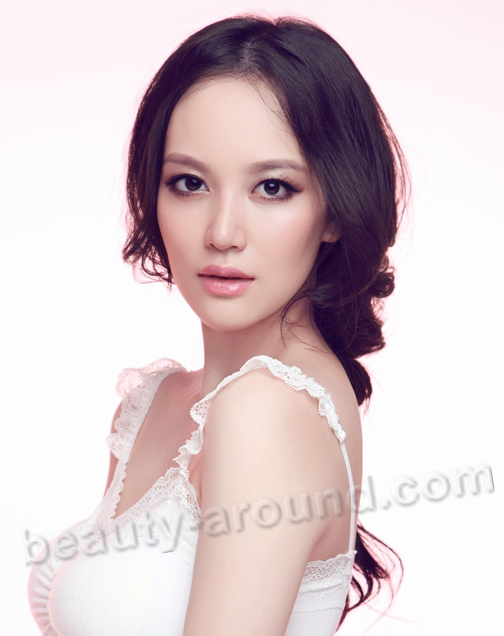 Top 33 Beautiful Chinese Women Photo Gallery 